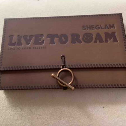 SHEGLAM لوحة ظلال العيون Live To Roam المكونة من 8 ألوان لامعة غير لامعة بلون بني فاتح معدني بلون بني فاتح ظلال عيون قابلة للمزج بلون بني من مجموعة Christmas عيد الأب التخرج عيد الميلاد العطلة الربيع الصيف Y2K فاخر أزياء مكياج مستحضرات التجميل حفل شاطئ سفر تخييم في الهواء الطلق المدرسة الحرم الجامعي رحلة مهرجانات ديكور هدية حاضر وردة فتاة تنكر أفضل لون سحر أجواء